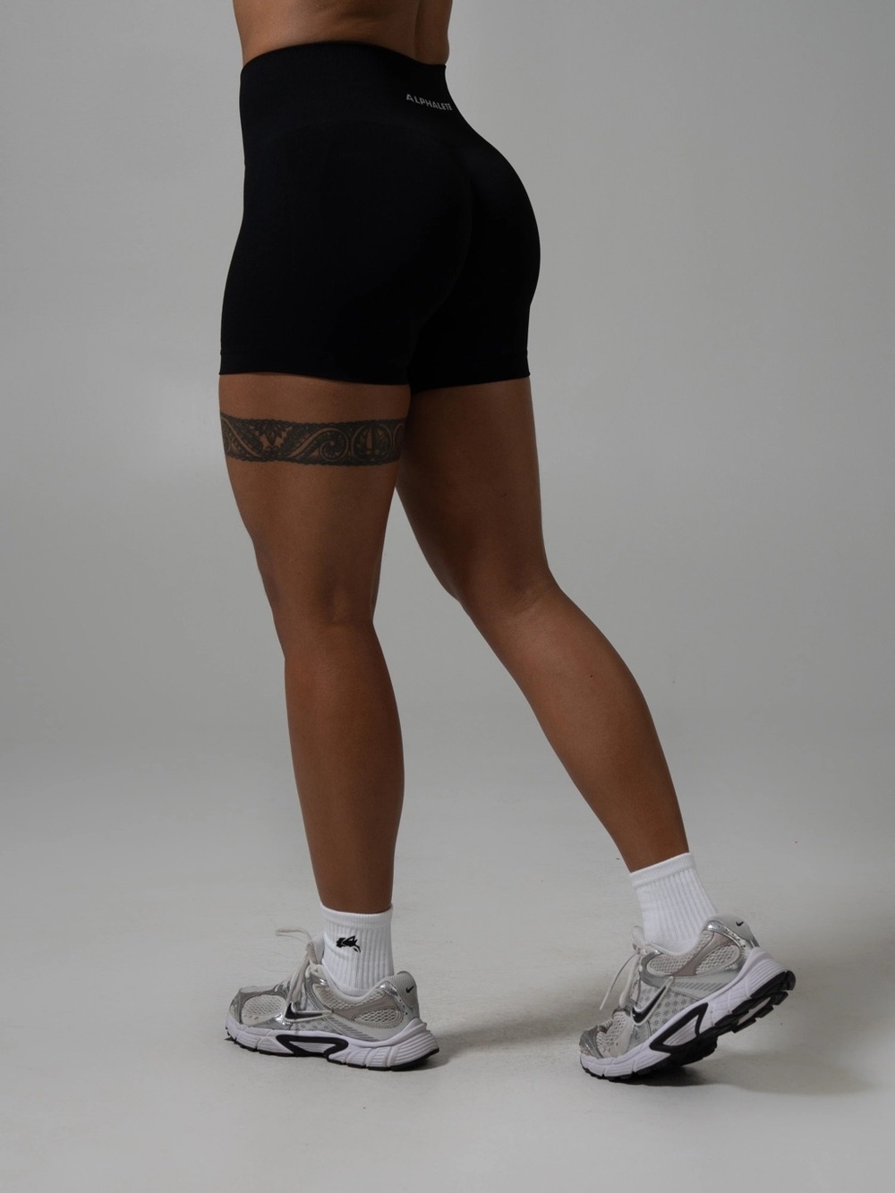 Alphalete Black Contour MidRise Sculpting 5” Bike Shorts